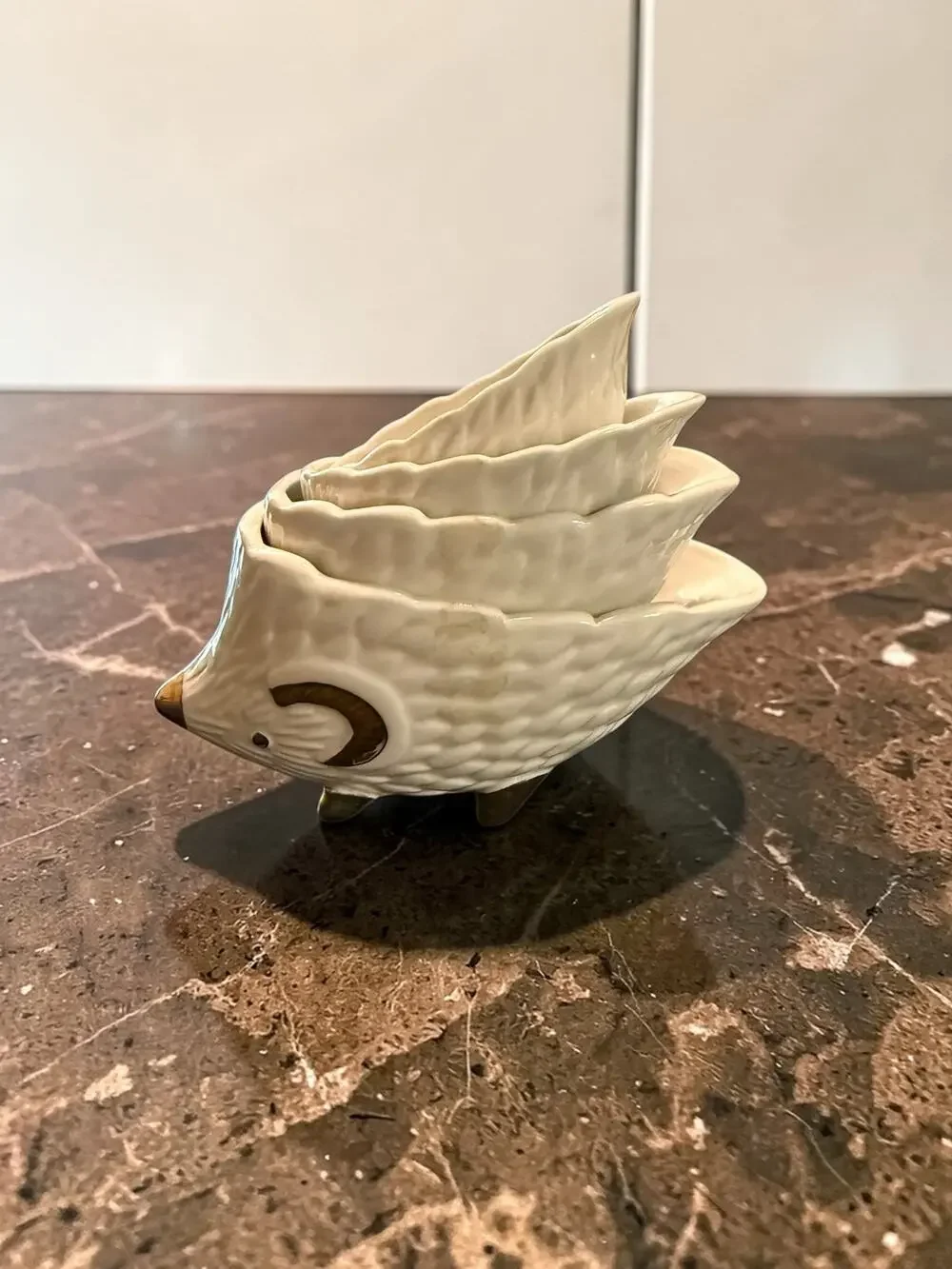 Anthropologie Hedgehog Nesting Measuring Cups - Set of 4 - White Ceramic & Gold